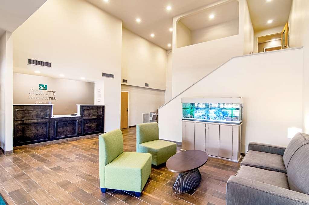Quality Inn & Suites Near Tanger Outlet Mall Gonzales Interior foto