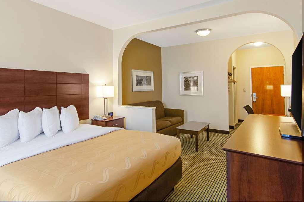 Quality Inn & Suites Near Tanger Outlet Mall Gonzales Ruang foto
