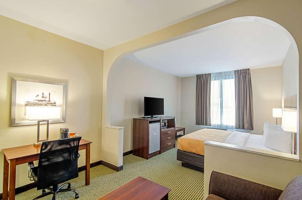 Quality Inn & Suites Near Tanger Outlet Mall Gonzales Ruang foto
