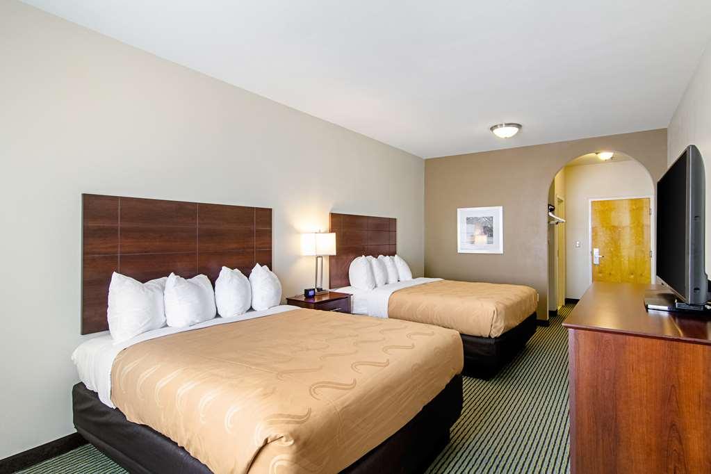 Quality Inn & Suites Near Tanger Outlet Mall Gonzales Ruang foto